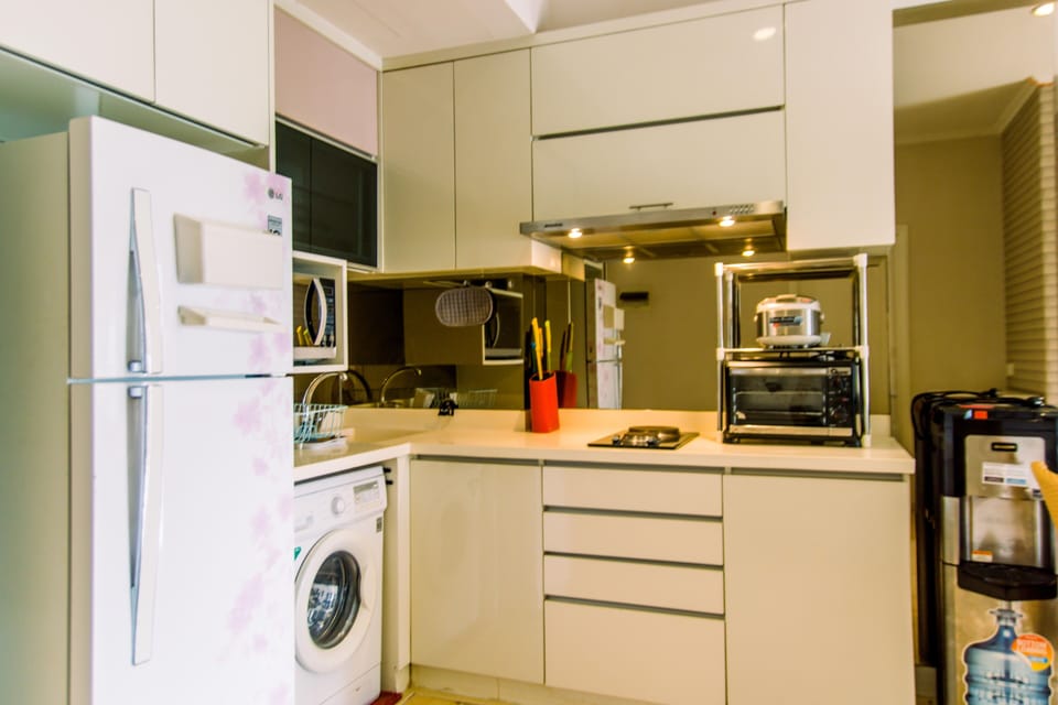Apartment, 1 Bedroom | Private kitchen | Fridge, stovetop, cookware/dishes/utensils