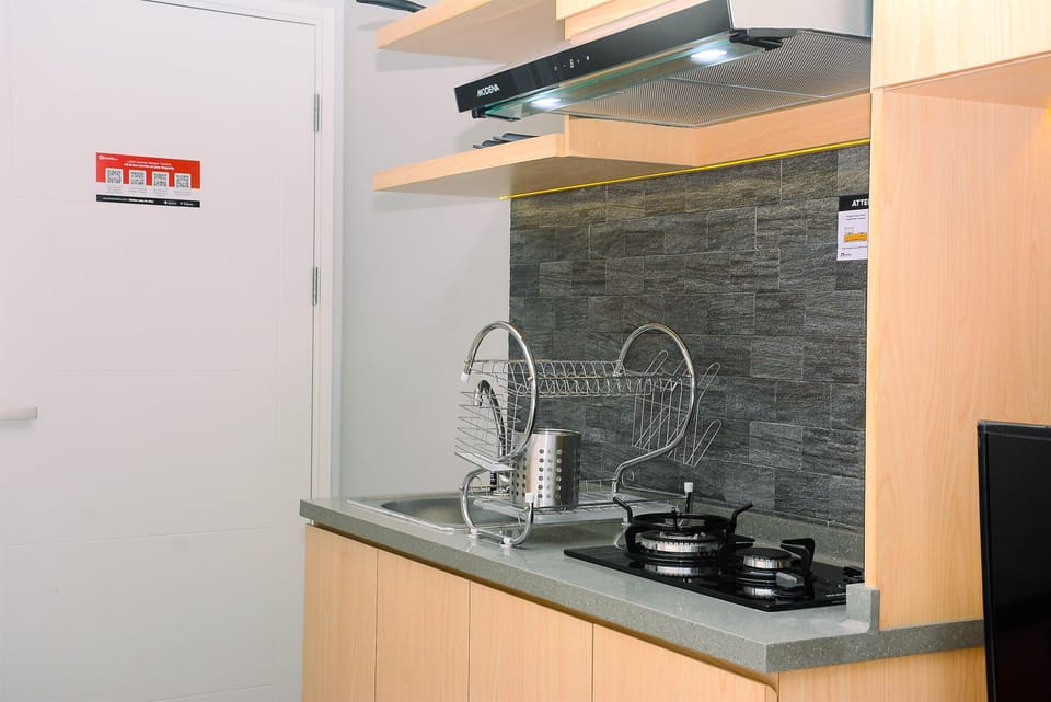 Studio | Private kitchen | Fridge, stovetop, cookware/dishes/utensils