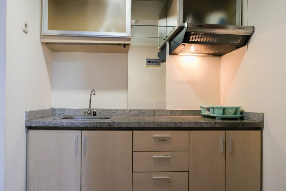 Studio | Private kitchen | Fridge, stovetop, cookware/dishes/utensils