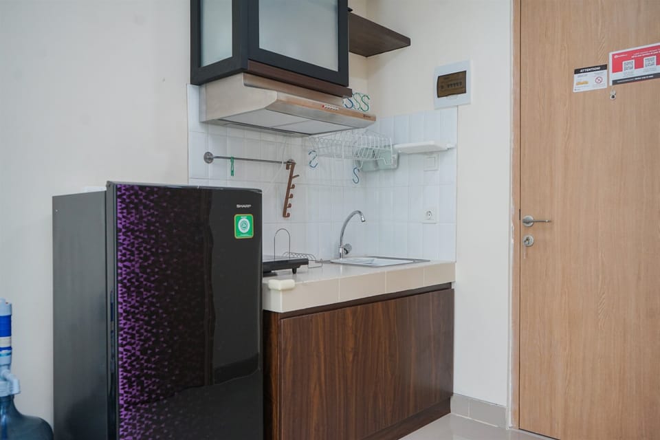 Studio | Private kitchen | Fridge, stovetop, cookware/dishes/utensils