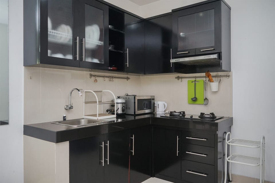 Apartment, 2 Bedrooms | Private kitchen | Fridge, stovetop, cookware/dishes/utensils