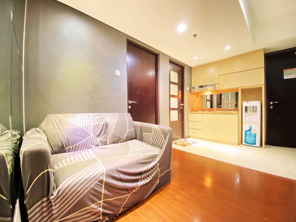 Apartment, 2 Bedrooms | Living area | TV