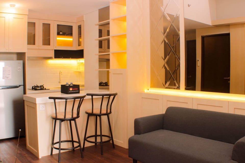 Apartment, 2 Bedrooms | Living area | TV
