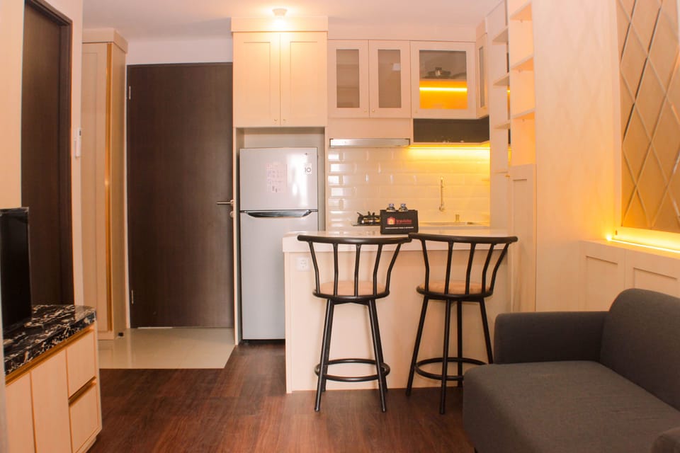 Apartment, 2 Bedrooms | Living area | TV
