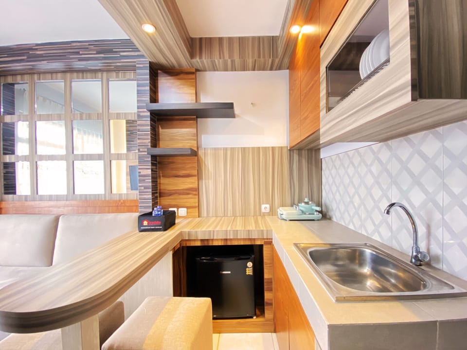 Apartment, 2 Bedrooms | Private kitchen | Fridge, stovetop, cookware/dishes/utensils
