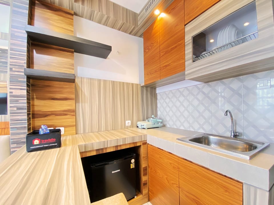 Apartment, 2 Bedrooms | Private kitchen | Fridge, stovetop, cookware/dishes/utensils