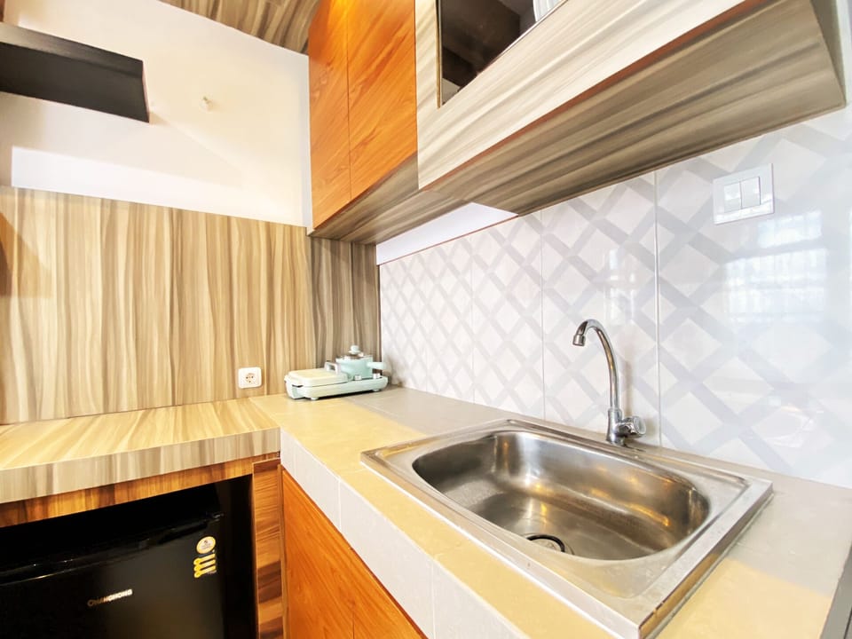 Apartment, 2 Bedrooms | Private kitchen | Fridge, stovetop, cookware/dishes/utensils