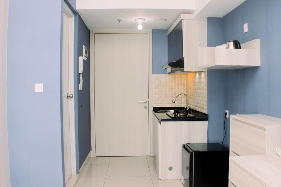 Studio | Private kitchen | Fridge, stovetop, cookware/dishes/utensils