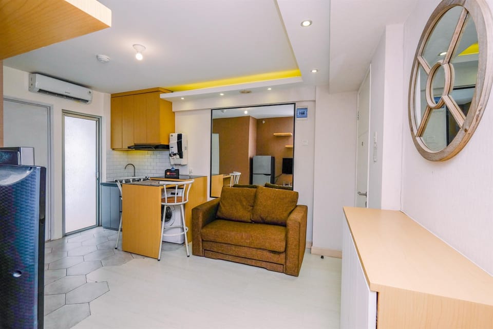 Apartment, 2 Bedrooms | Living area | TV