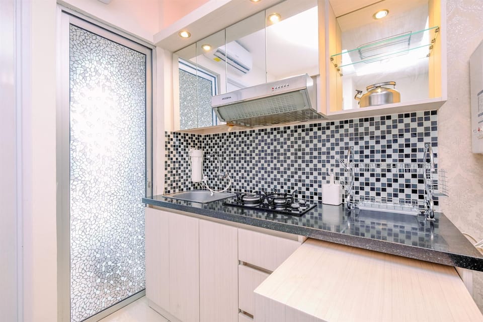 Apartment, 2 Bedrooms | Private kitchen | Fridge, stovetop, cookware/dishes/utensils