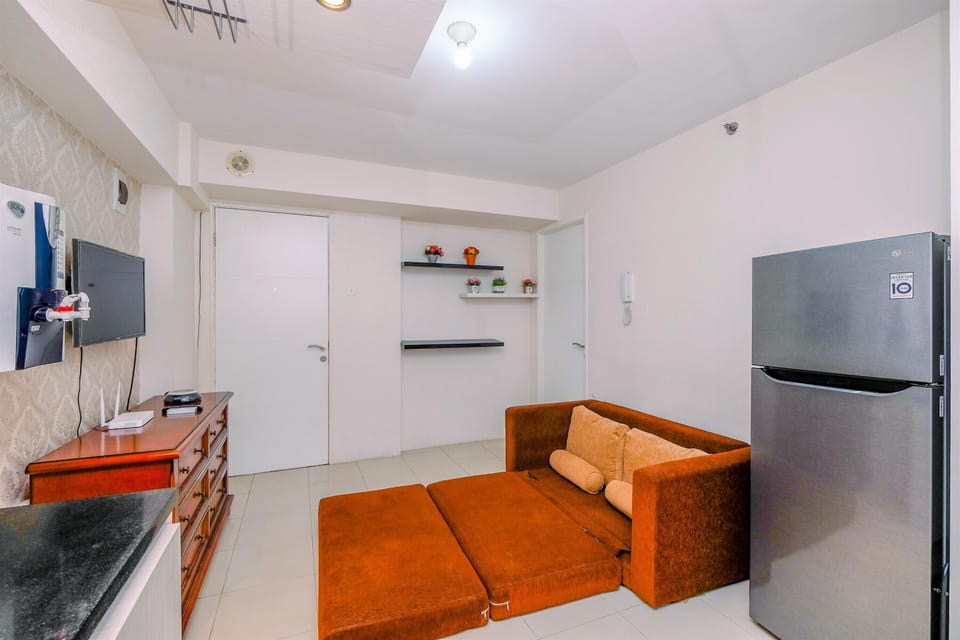 Apartment, 2 Bedrooms | Living area | TV