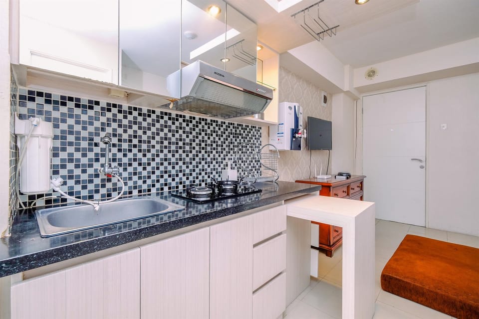 Apartment, 2 Bedrooms | Private kitchen | Fridge, stovetop, cookware/dishes/utensils