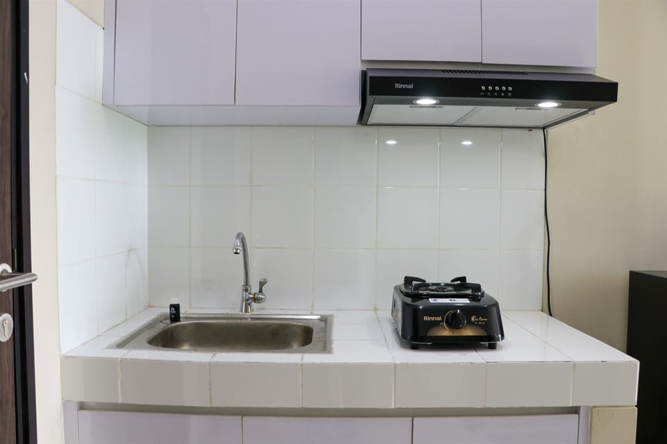 Studio | Private kitchen | Fridge, stovetop, cookware/dishes/utensils