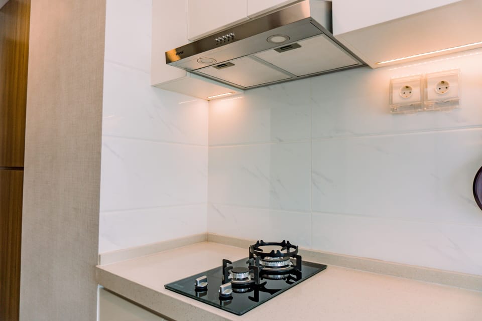 Studio | Private kitchen | Fridge, stovetop, cookware/dishes/utensils