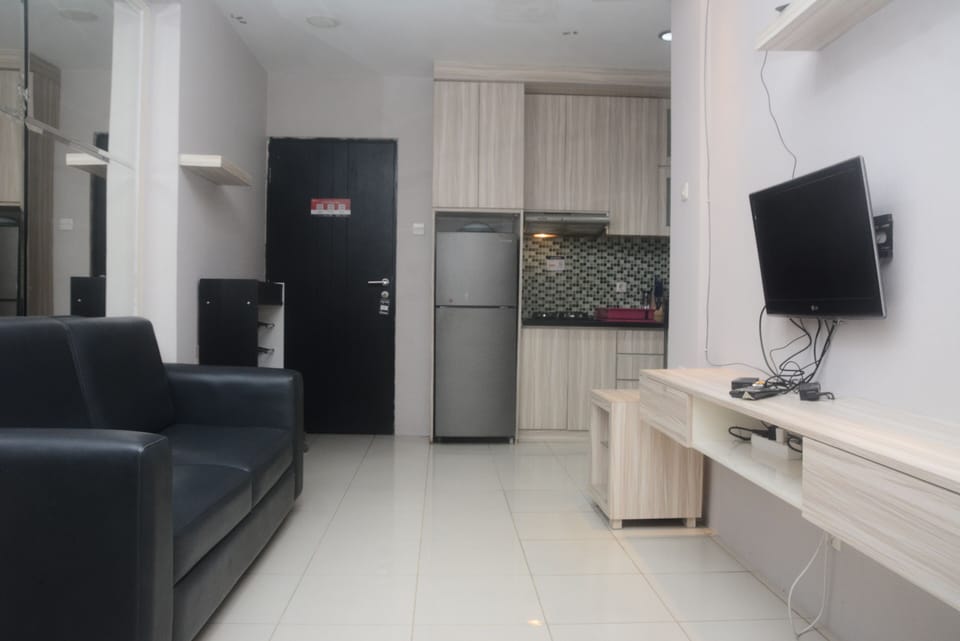 Apartment, 2 Bedrooms | Living area | TV