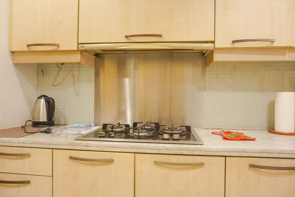 Apartment, 2 Bedrooms | Private kitchen | Fridge, stovetop, cookware/dishes/utensils