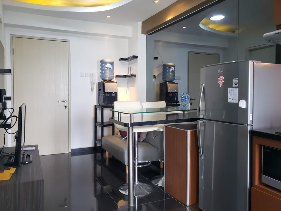 Apartment, 2 Bedrooms | Private kitchen | Fridge, stovetop, cookware/dishes/utensils