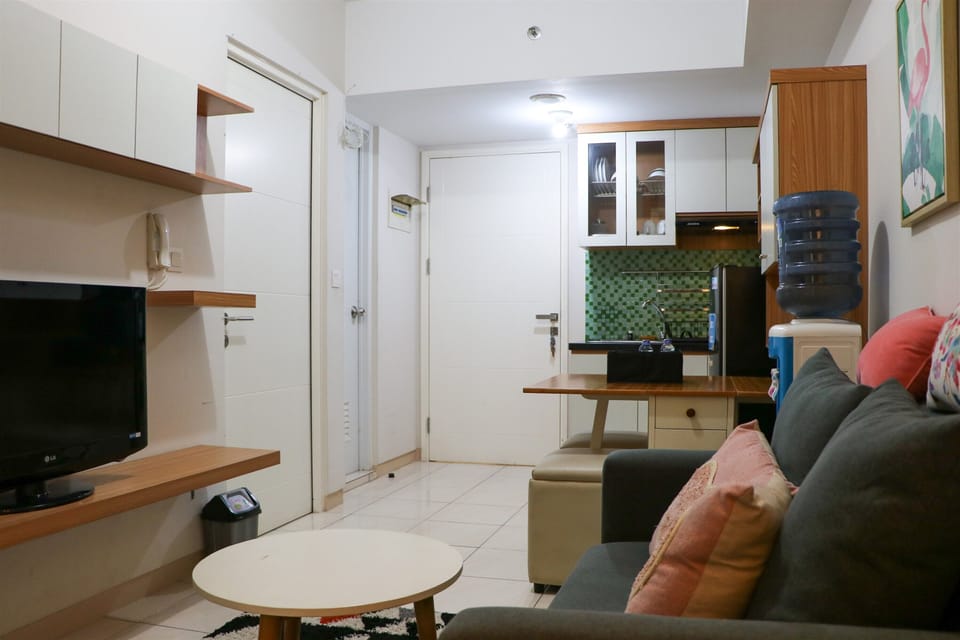 Apartment, 2 Bedrooms | Living area | TV