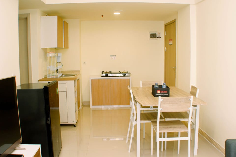 Apartment, 2 Bedrooms | Private kitchen | Fridge, stovetop, cookware/dishes/utensils