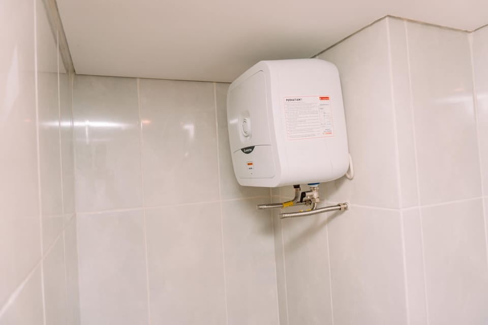 Studio | Bathroom | Free toiletries, towels, shampoo