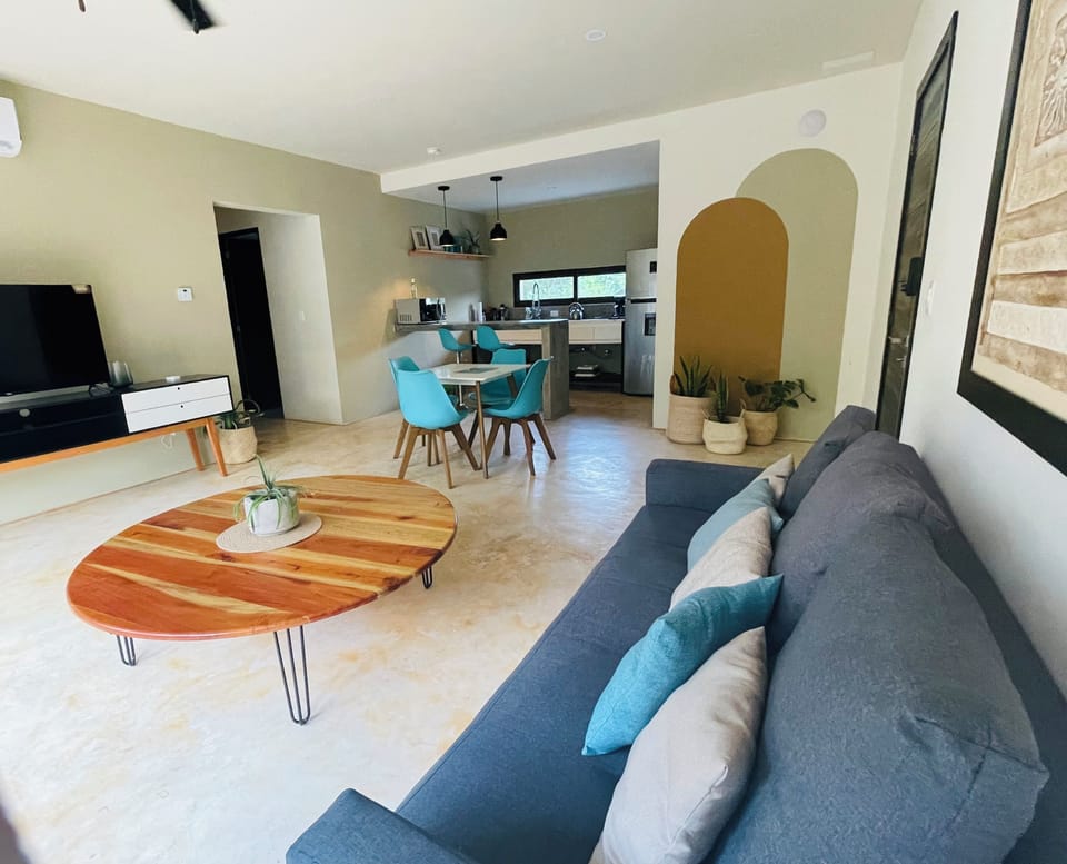 Condo, 2 Bedrooms, Smoking, Balcony | Lounge
