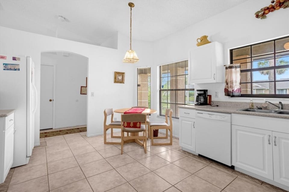 Villa, 5 Bedrooms, Private Pool, Garden View | Private kitchen