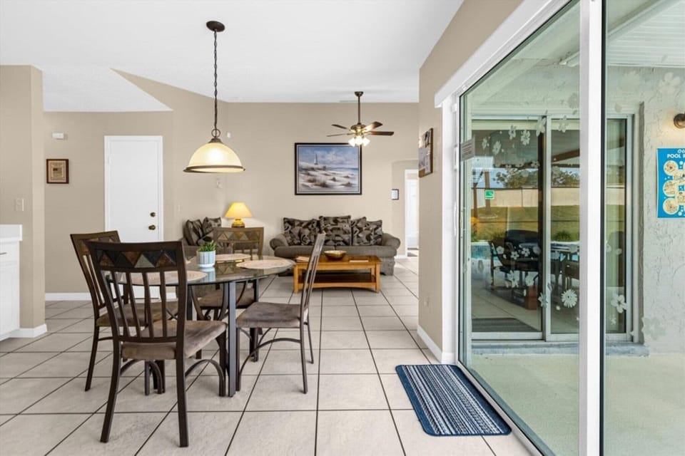 Villa, 5 Bedrooms, Private Pool, Garden View | Dining