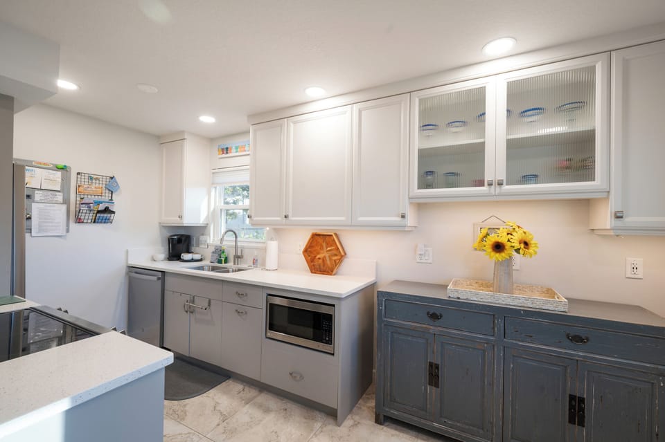 Updated condo with stainless appliances
