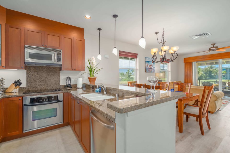 Large, fully equipped kitchen.