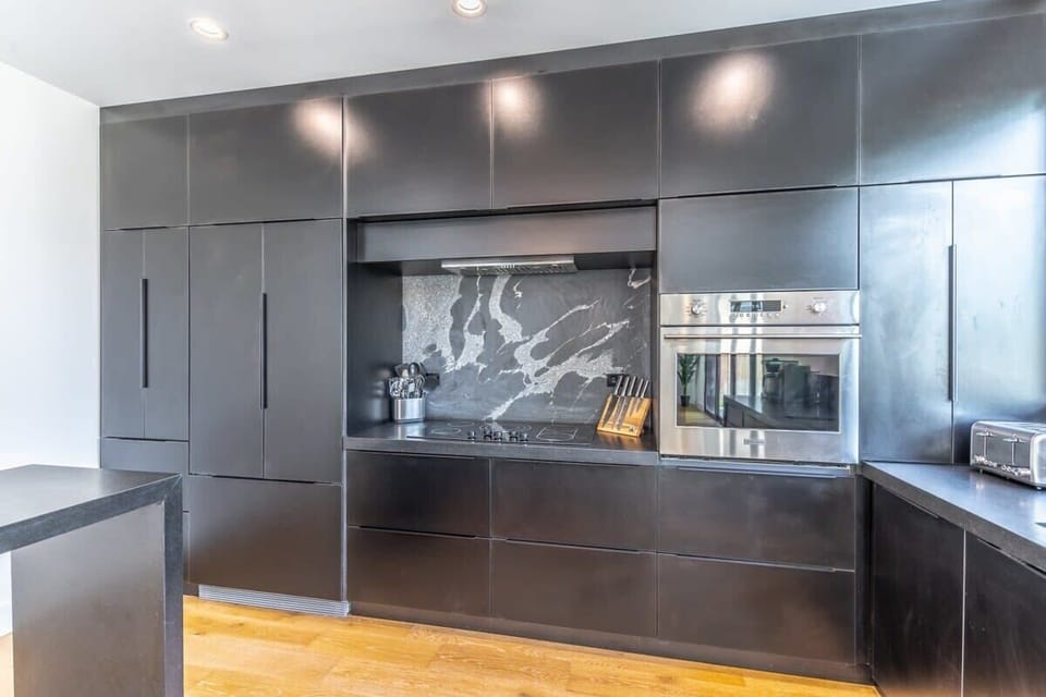 Dark modern kitchen