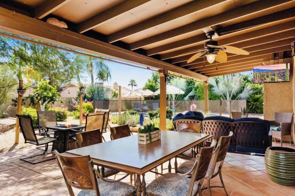 Outdoor dining