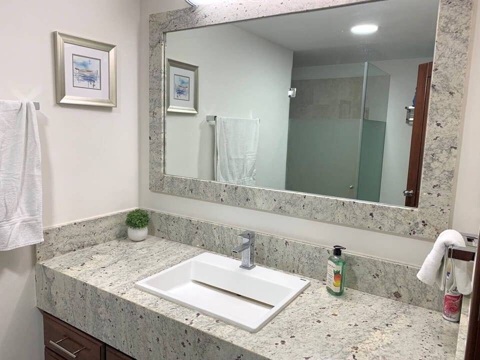 Shower, towels