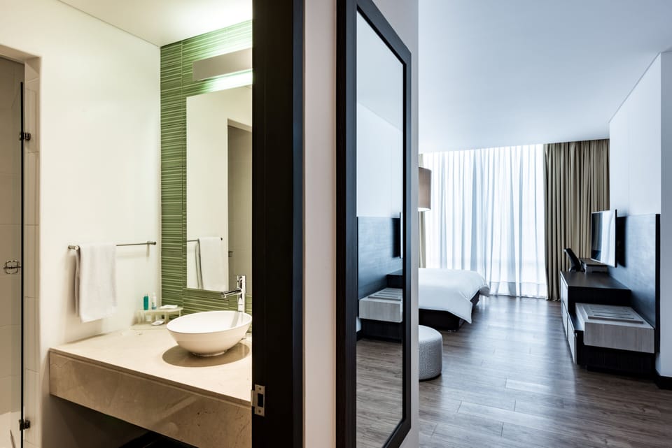 Superior Room, 1 King Bed | Premium bedding, pillowtop beds, in-room safe, desk