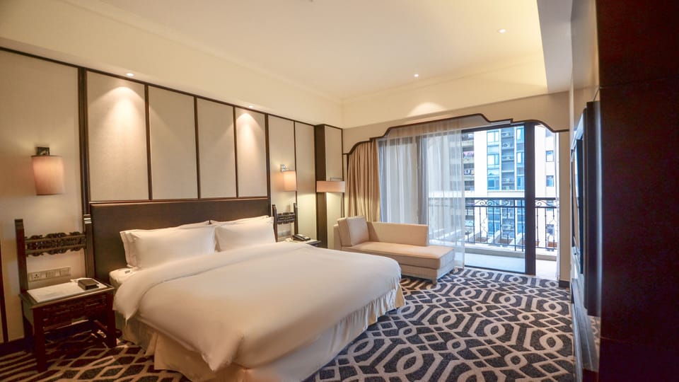4 bedrooms, minibar, in-room safe, individually decorated