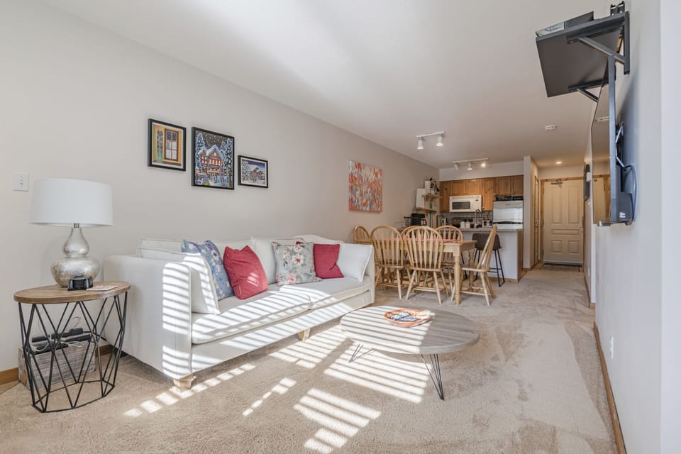 Open Concept for Easy Entertaining 