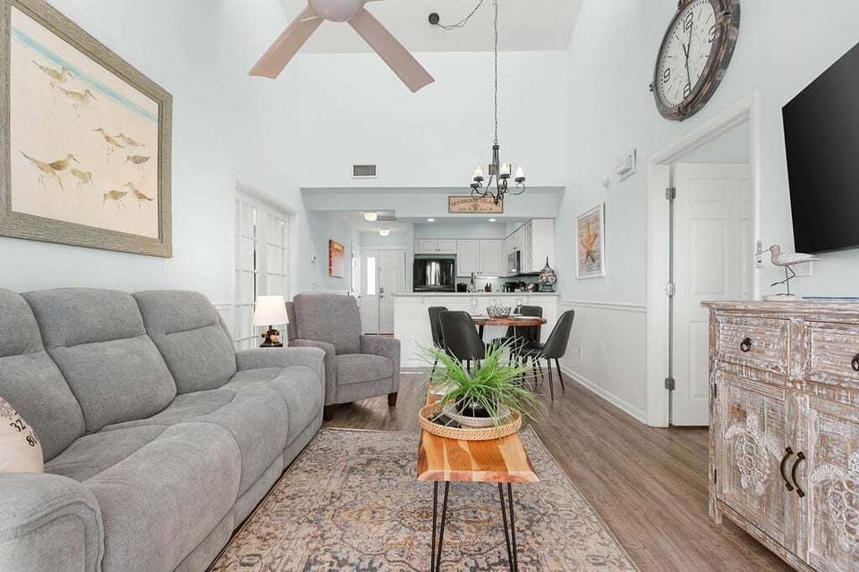 The villa has an open floor plan for easy living on vacation.