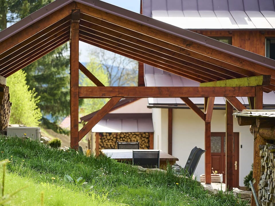 Plant, Property, Wood, Shade, Beam, Cottage, Tree, Building, Roof, Real Estate