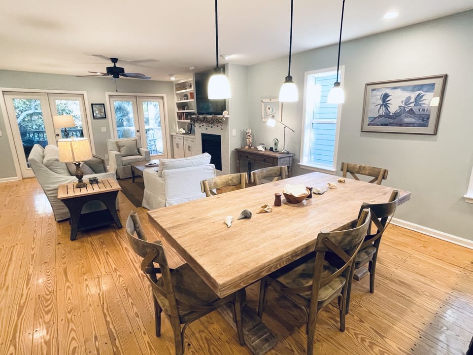 Dining Table, seats 6