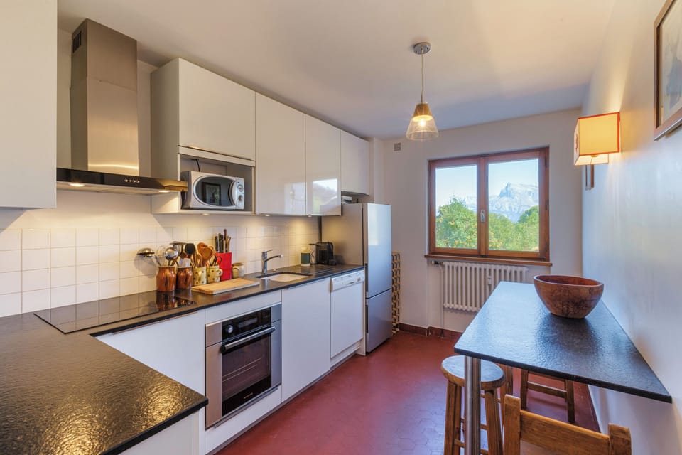 Contemporary kitchen