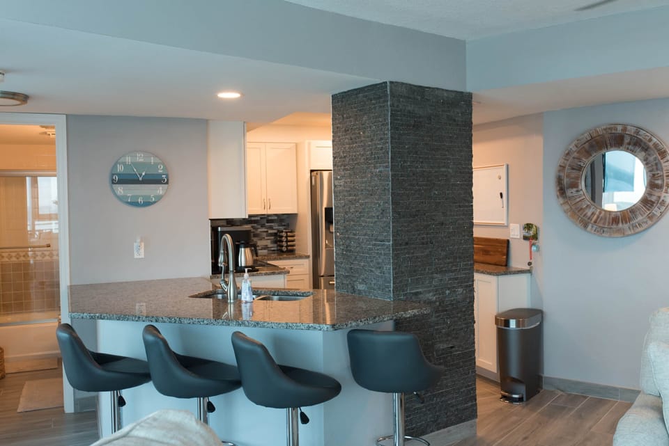 Kitchen with 4 seats 