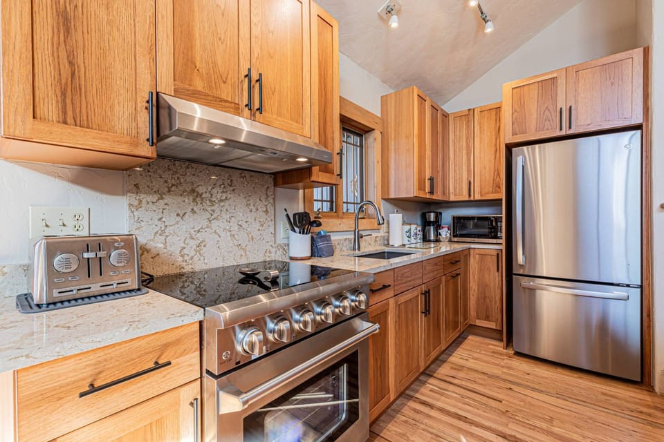 Beautiful kitchen and appliances to cook for your stay