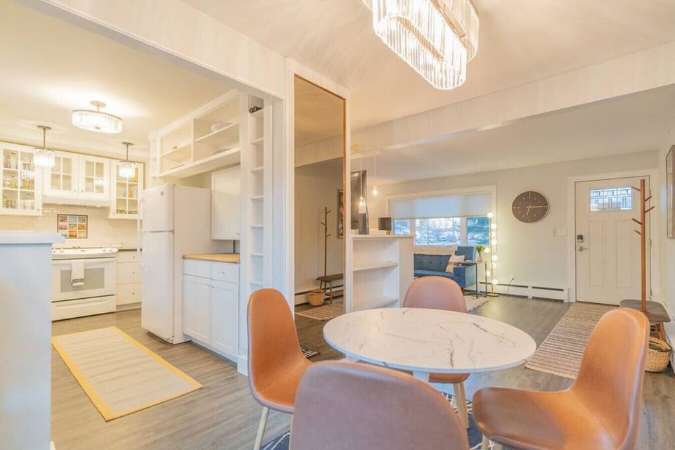 Dining/Kitchen