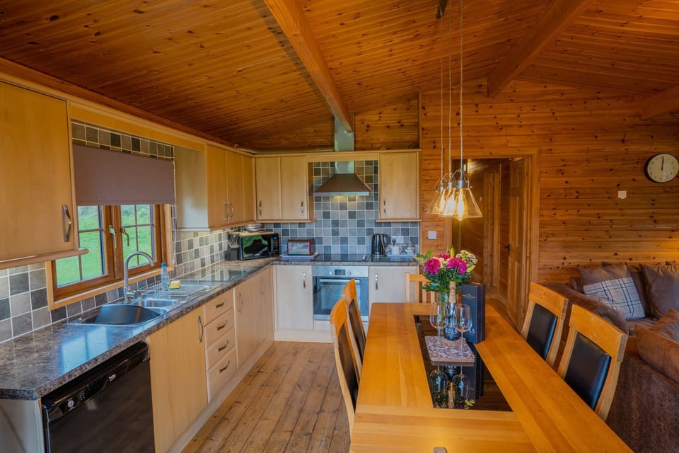 Fully equipped Kitchen with oven, hob, dishwasher, kettle, toaster and Microwave