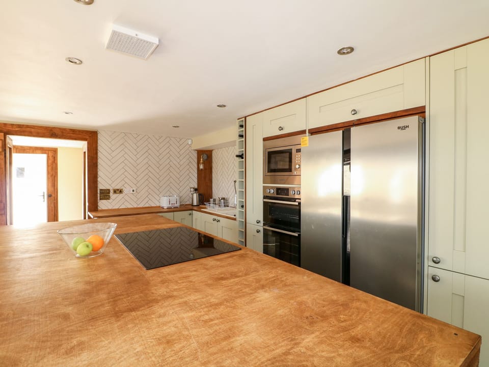 Fridge, dishwasher, electric kettle, toaster