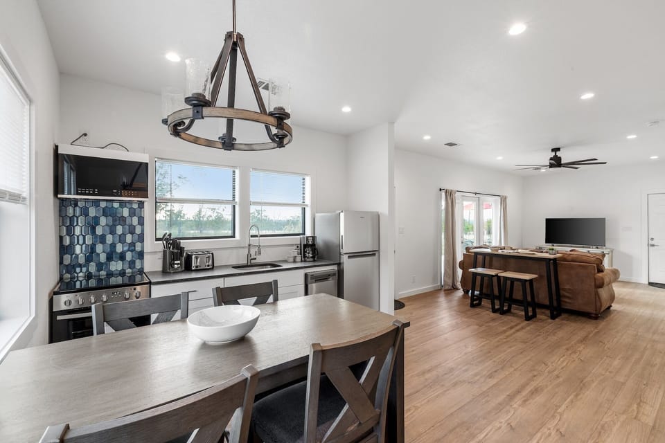 Cottage, 2 Bedrooms | Private kitchen | Fridge, oven, stovetop, coffee/tea maker