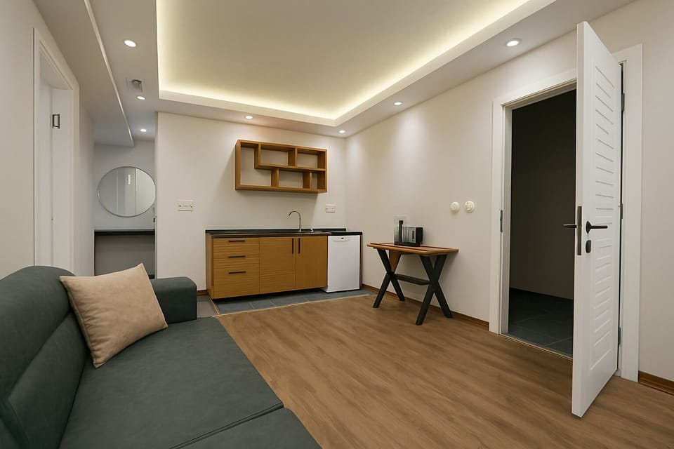 Deluxe Suite, 2 Bedrooms, Non Smoking, Air conditioning | Private kitchenette | Electric kettle