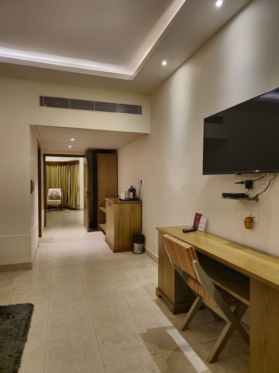Suite | Living area | LED TV