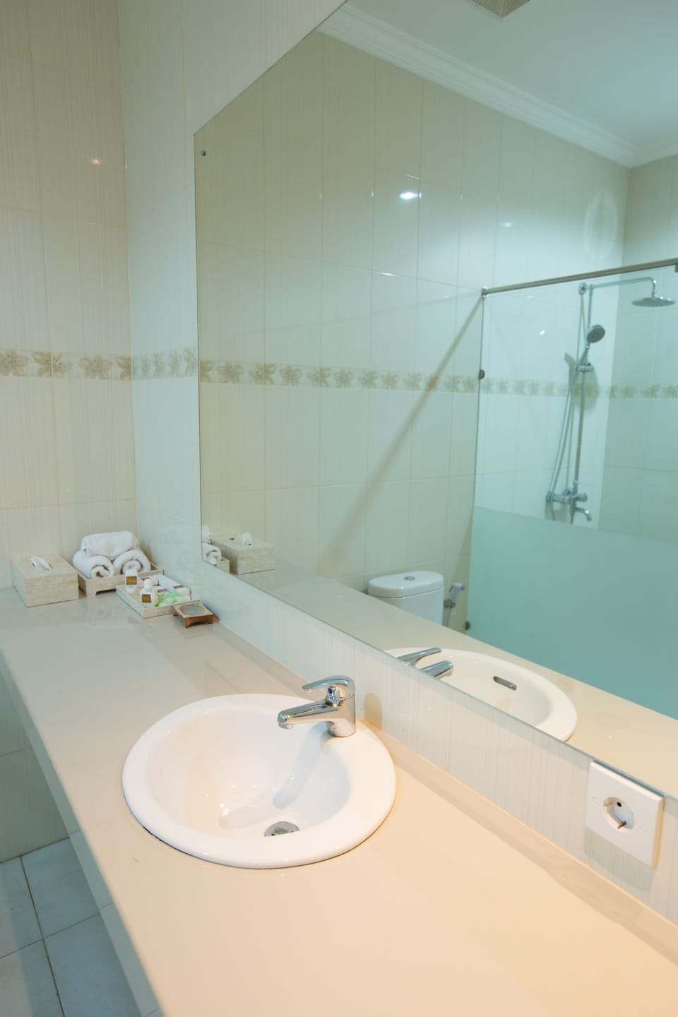 Bungalow Double or Twin | Bathroom sink
