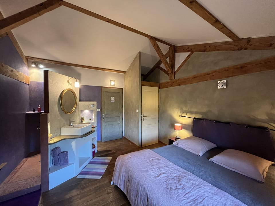 Double Room | Free WiFi, bed sheets