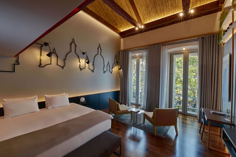 Deluxe Studio Suite, Multiple Beds, City View | Premium bedding, minibar, in-room safe, desk
